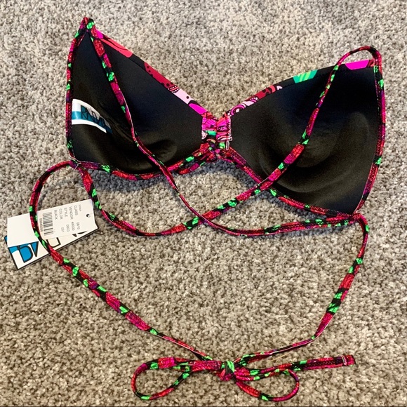 NWT High Waisted Bikini + Triangle Top, Roses, 2pc - Picture 6 of 8